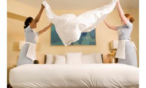 Hướng dẫn chi tiết cách gấp chăn trong khách sạn đẹp