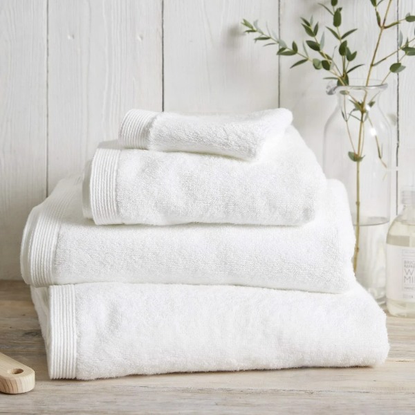Với cách giặt trên, chúng ta có thể dễ dàng xử lý vết mốc trên khăn khách sạn